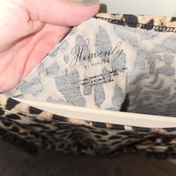 NWOT HEAVENLY BY VICTORIA SECRET LEOPARD 🐆 TIE BACK BLOUSE SIZE SMALL - Picture 4 of 4